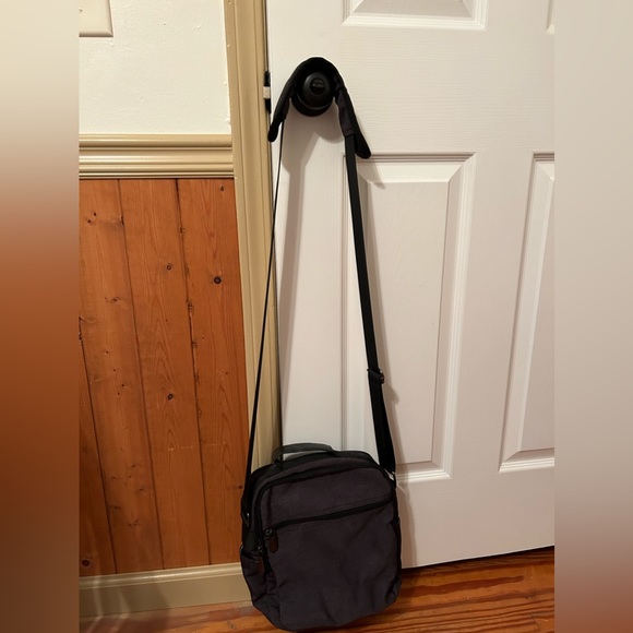 Ibagbar Messenger Bag - Picture 2 of 6